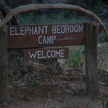 Elephant Bedroom Camp Archers Post Экстерьер фото