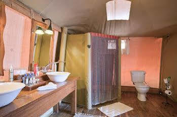 Elephant Bedroom Camp Archers Post Экстерьер фото